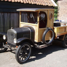 800px-Ford_-_very_old_1.jpg