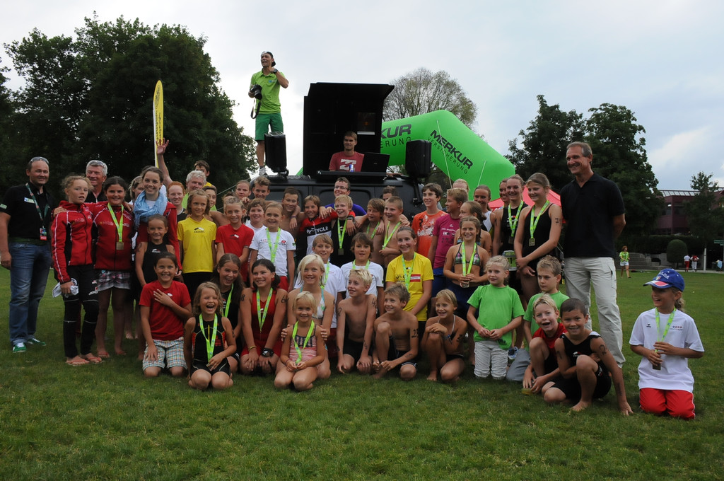 Gruppenfoto mit B__rgermeister.jpg