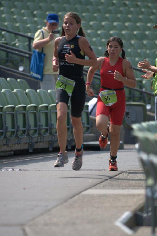 vo Katharina Schatzmann hi Agnes Hollenstein.jpg