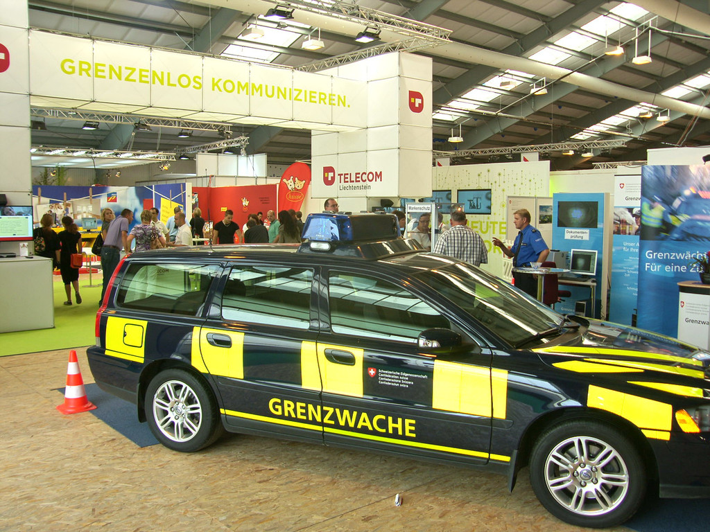 SH102929_JPG-1345992420