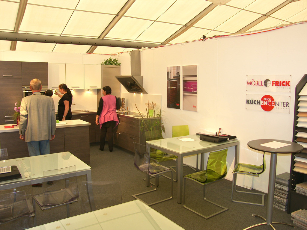 SH102937_JPG-1345992522