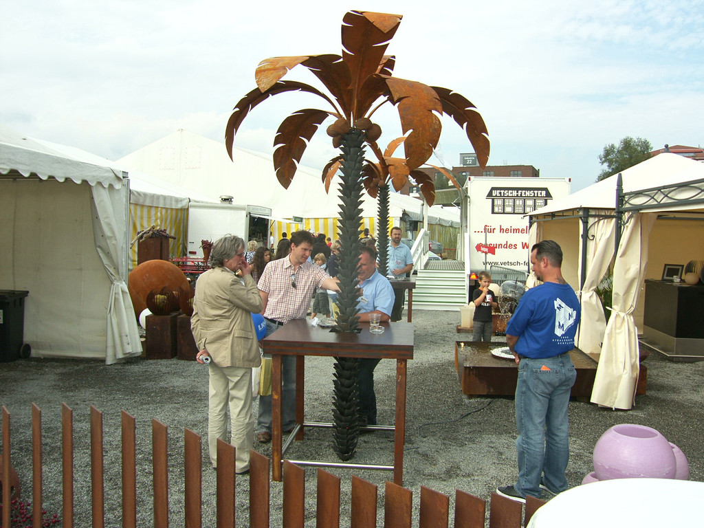 SH102940_JPG-1345992552