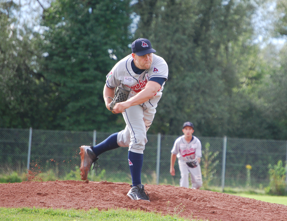 Danny Hall pitching.jpg