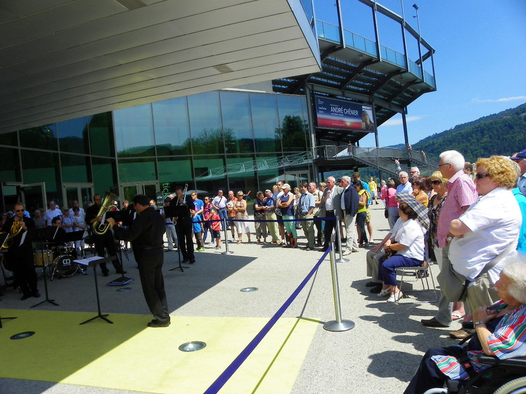 115_6251_JPG-1346097023