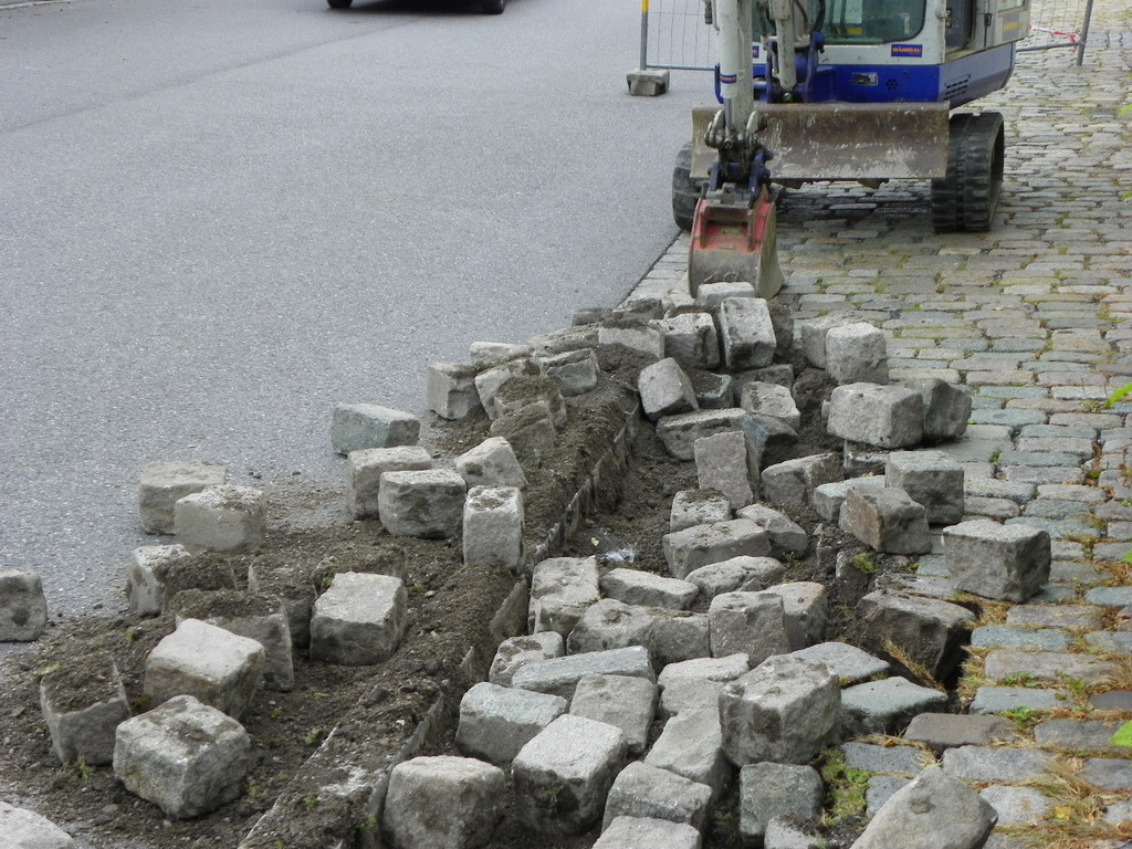 115_7857_JPG-1346097431