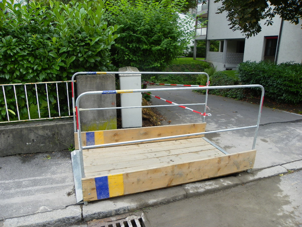 115_7858_JPG-1346097437