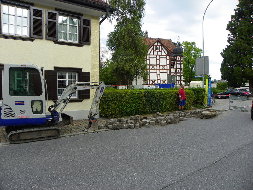 115_7859_JPG-1346097444