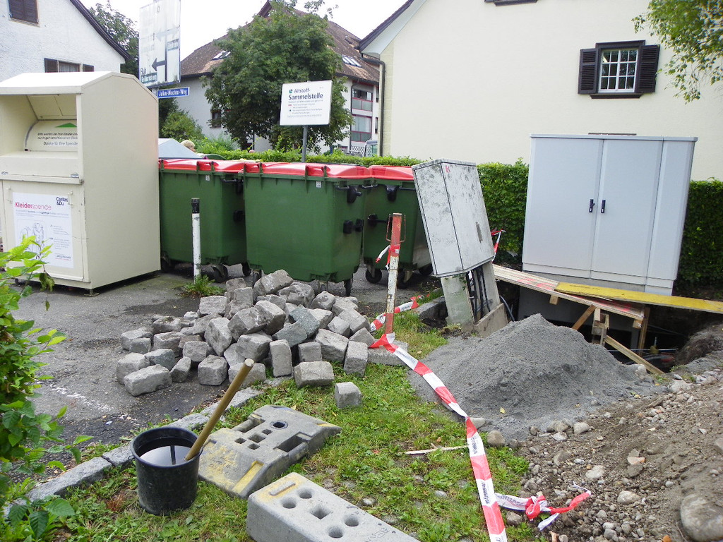 115_7866_JPG-1346097484