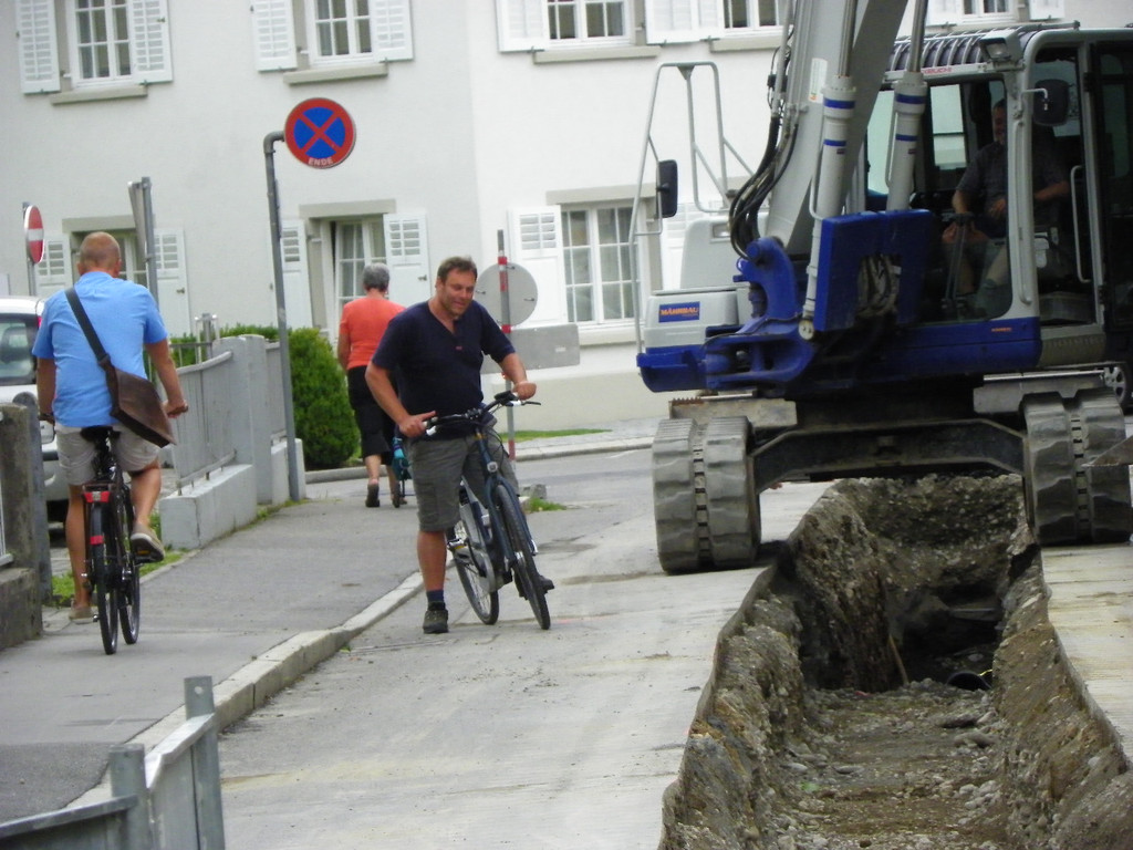 115_7875_JPG-1346098826