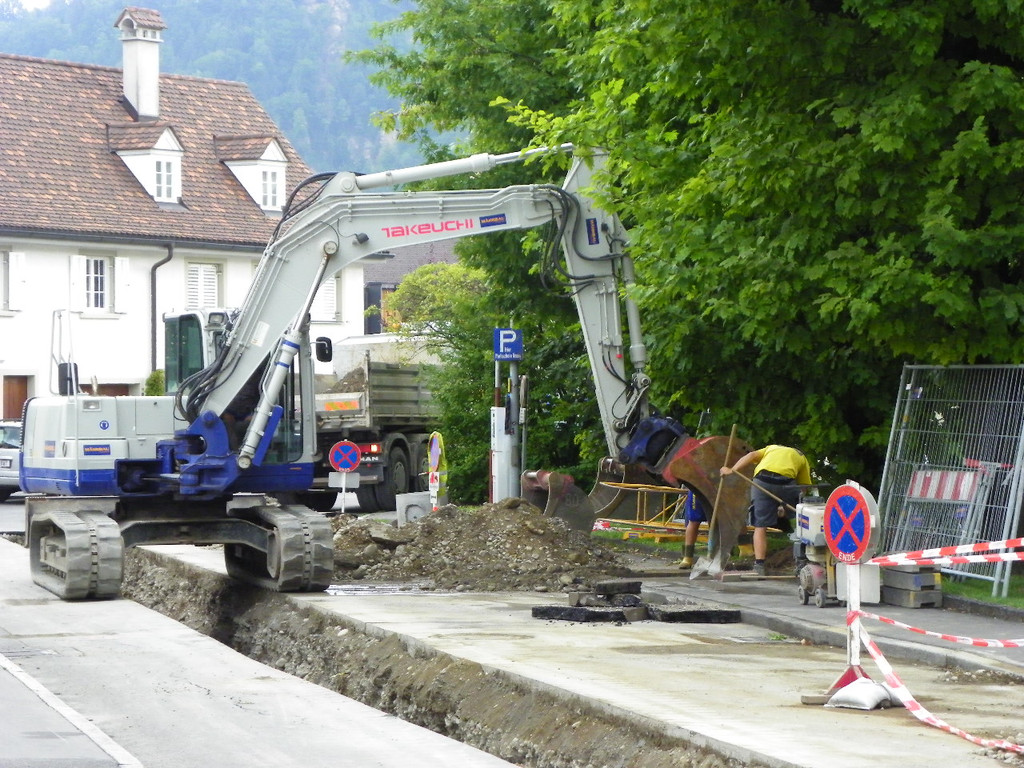 115_7877_JPG-1346098839