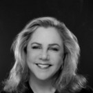 Kathleen Turner by Manfred Baumann.jpg