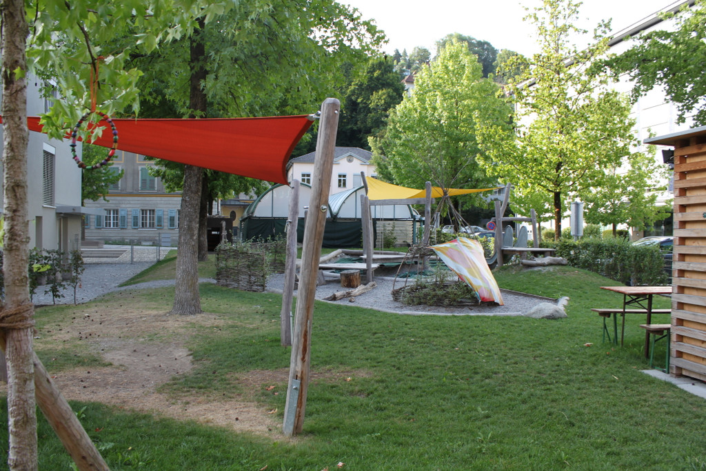 Kindergarten Levis Spielplatz.jpg