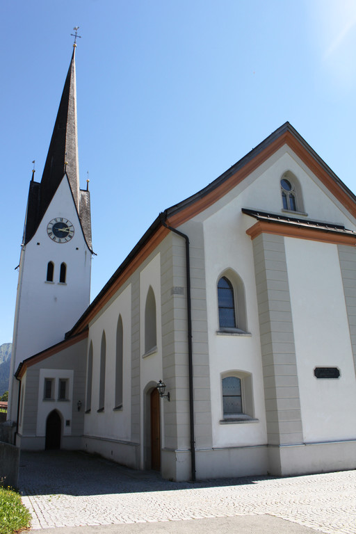 Pfarrkirche Hl_ Nikolaus.JPG