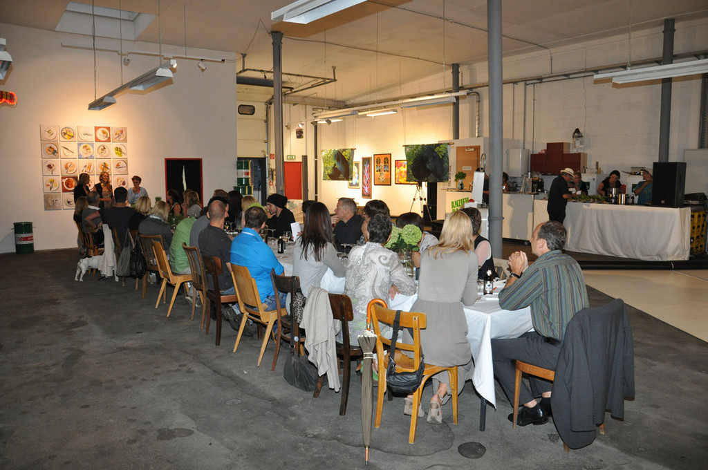 BazarT10_jpg-1346409060