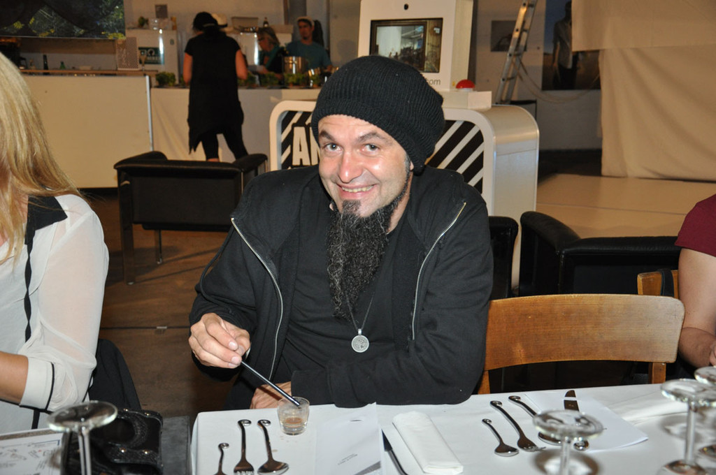 BazarT15_jpg-1346409087