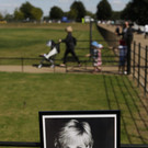Dutzende Menschen gedachten des 15. Todestags von Diana (London, Paris)