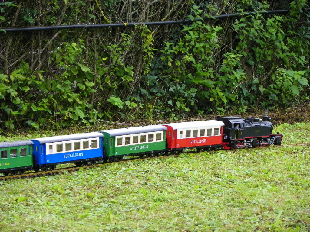 105_0220_jpg-1346572008