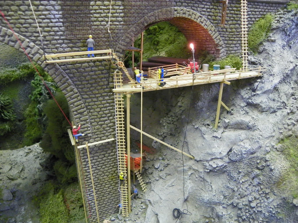 105_0381_jpg-1346572057