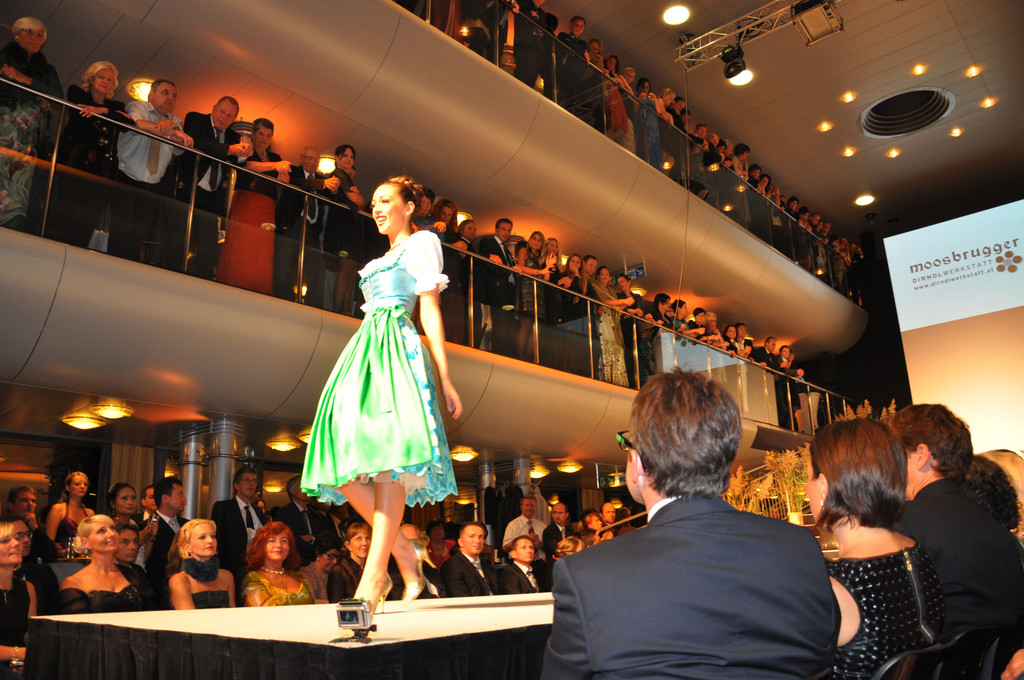 dirndl3_jpg-1346578694