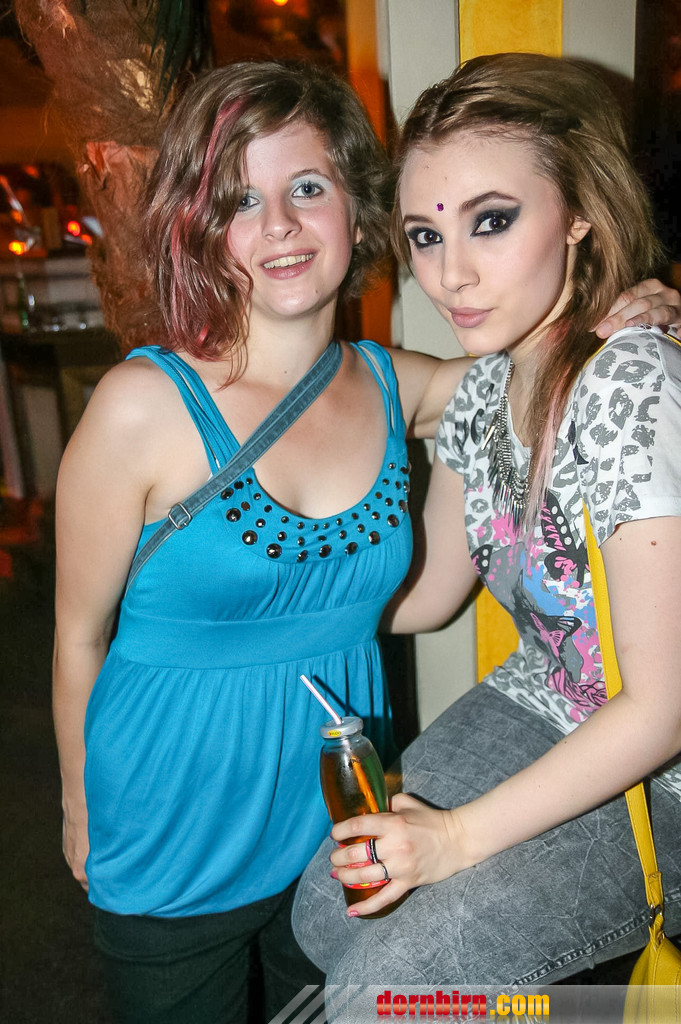 12004131.jpg