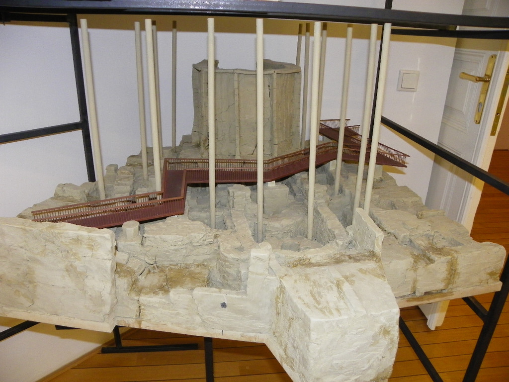 115_0807_JPG-1346707465