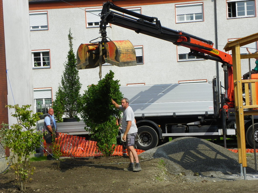 115_4864_JPG-1346708315