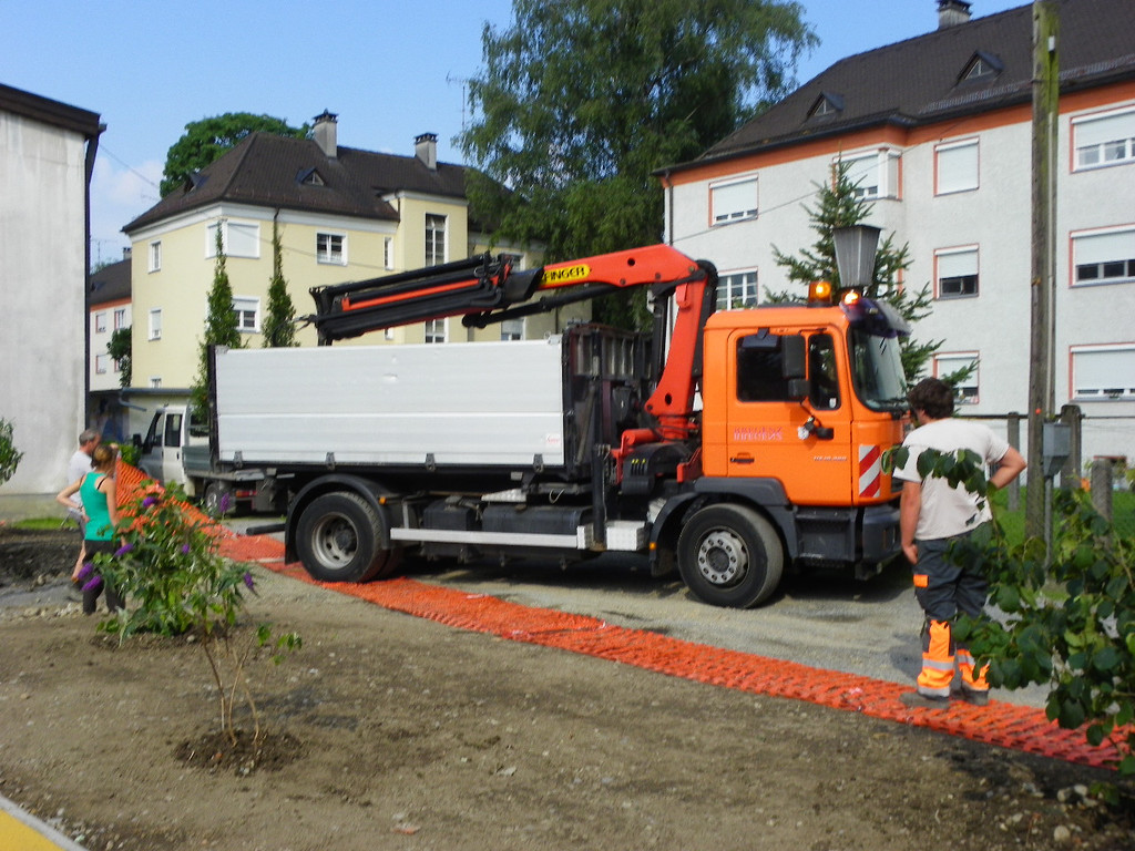 115_4856_JPG-1346708277