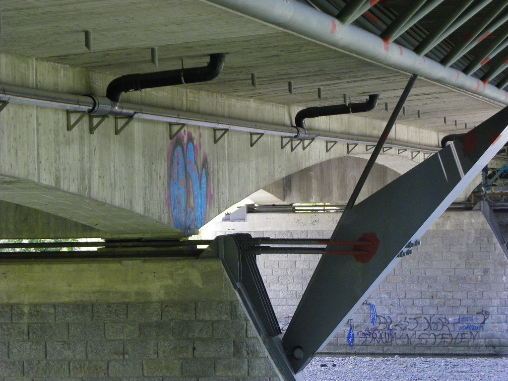 115_2162_JPG-1346709480