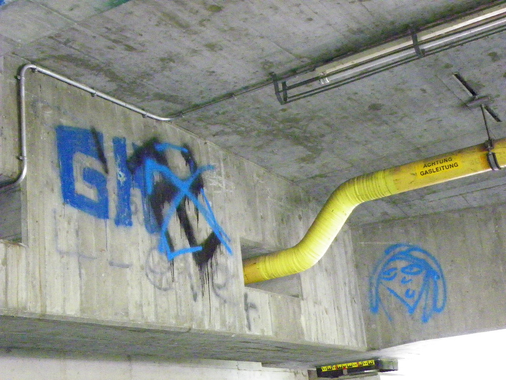 115_2168_JPG-1346709499