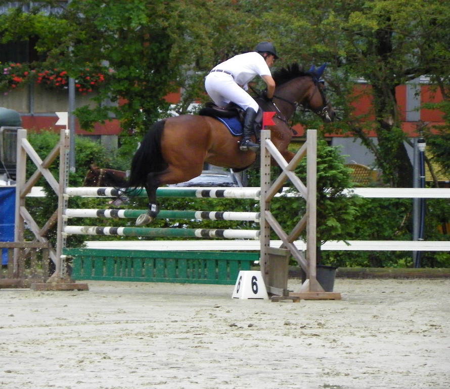 115_8887_JPG-1346848275