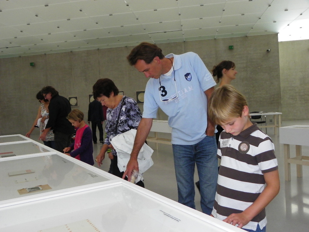 115_9859_JPG-1346880528