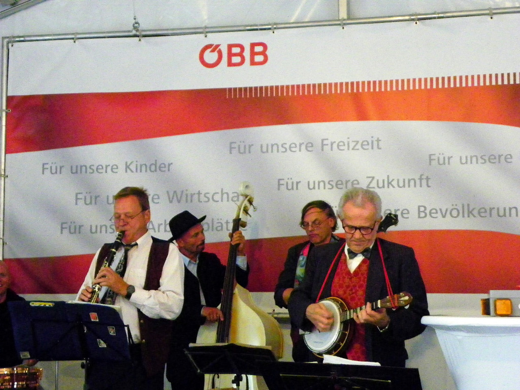 115_9619_JPG-1346882940