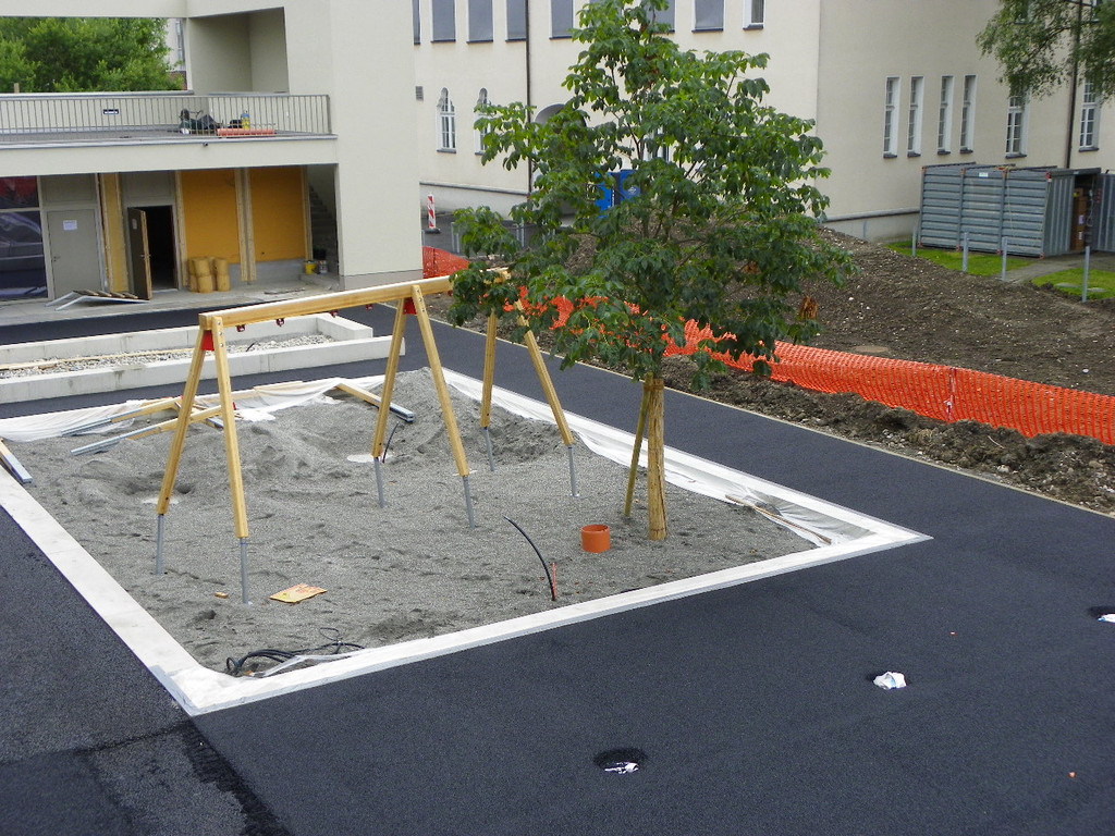 115_4037_JPG-1346885903