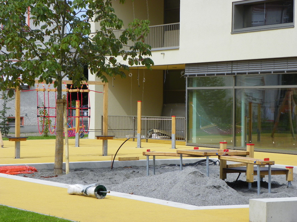 115_8437_JPG-1347095337