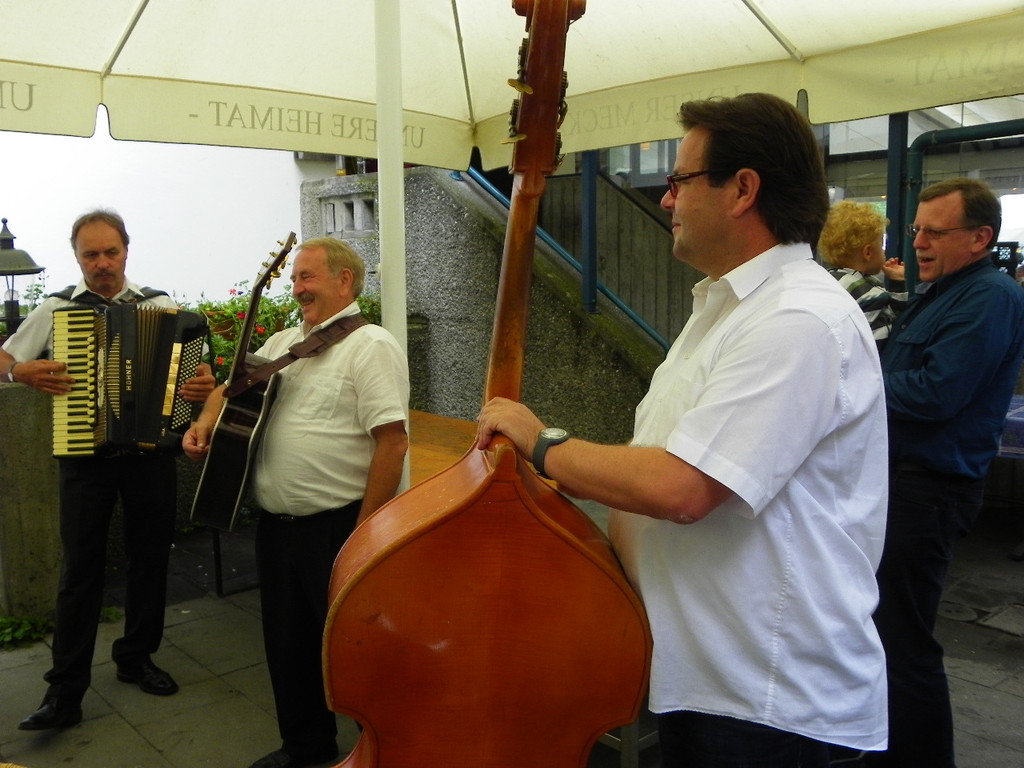 104_8527_jpg-1347096110