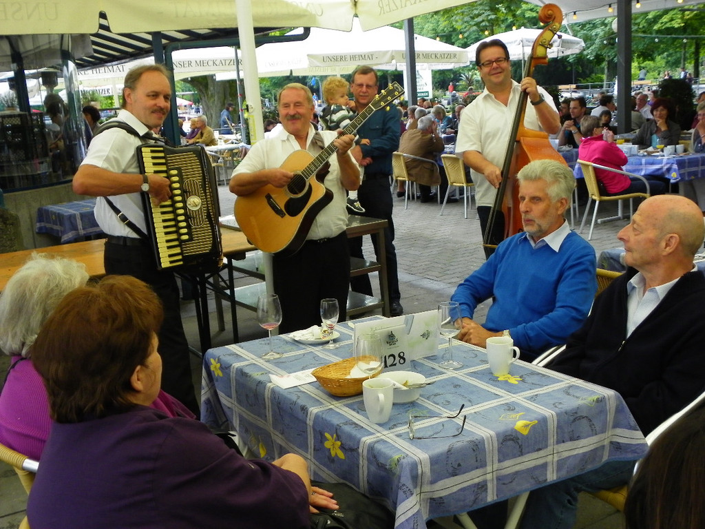 104_8533_jpg-1347096125