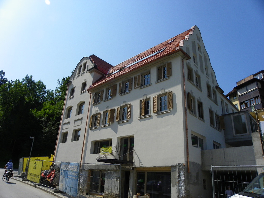 115_6844_JPG-1347096736