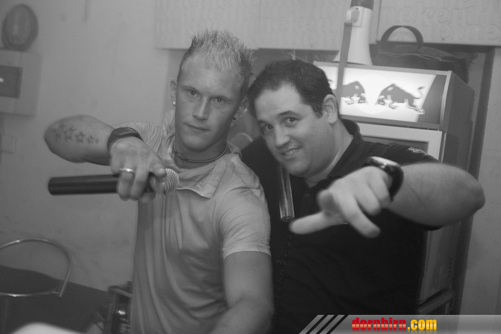 12020099.jpg