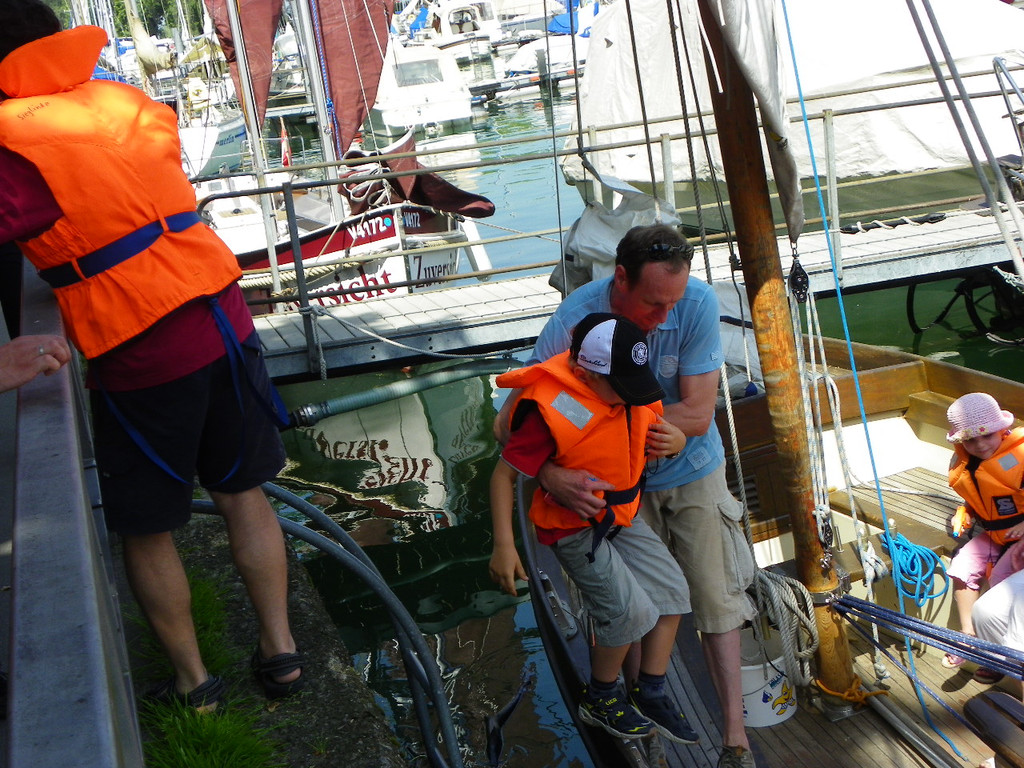 115_1816_JPG-1347104755