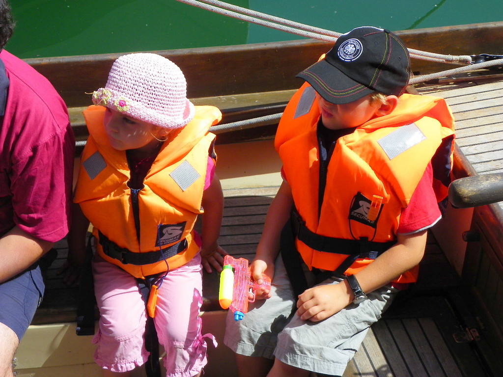 115_1833_JPG-1347104821