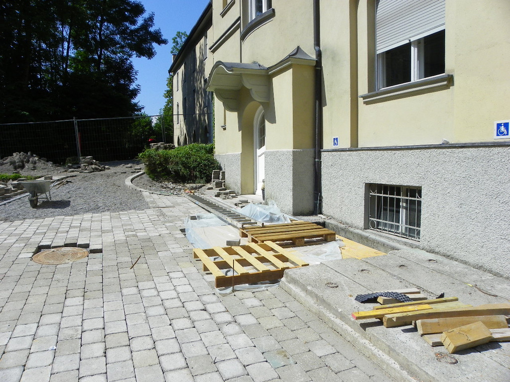 115_6846_JPG-1347105690