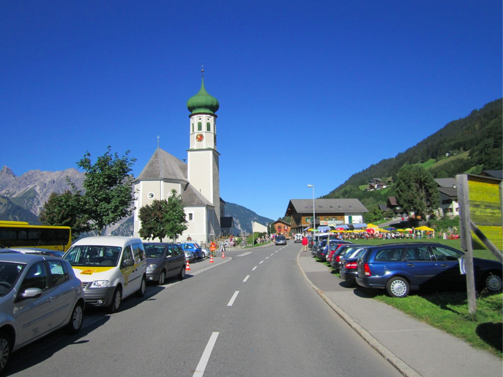 BK_Alpabtrieb_Bartholomaeberg 1_jpg-1347183048