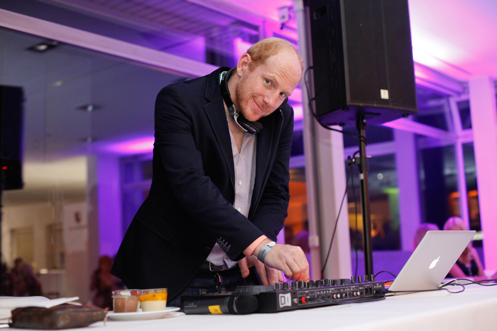 dj_jpg-1347213949