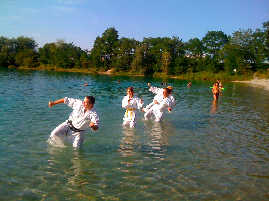 BK_Baggerl__cher_Karatekas 8_jpg-1347217321