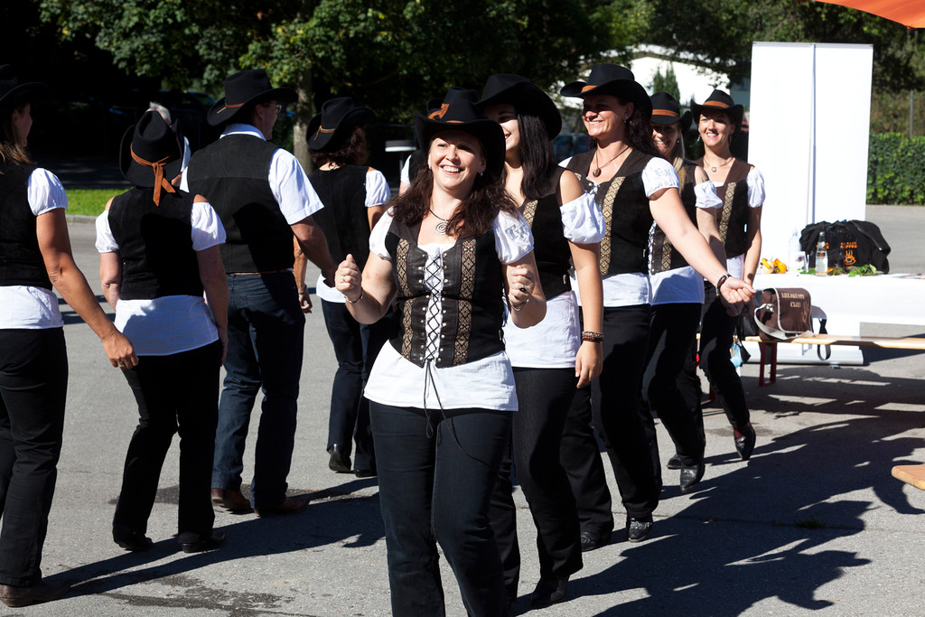 zLinedancers_jpg-1347275924