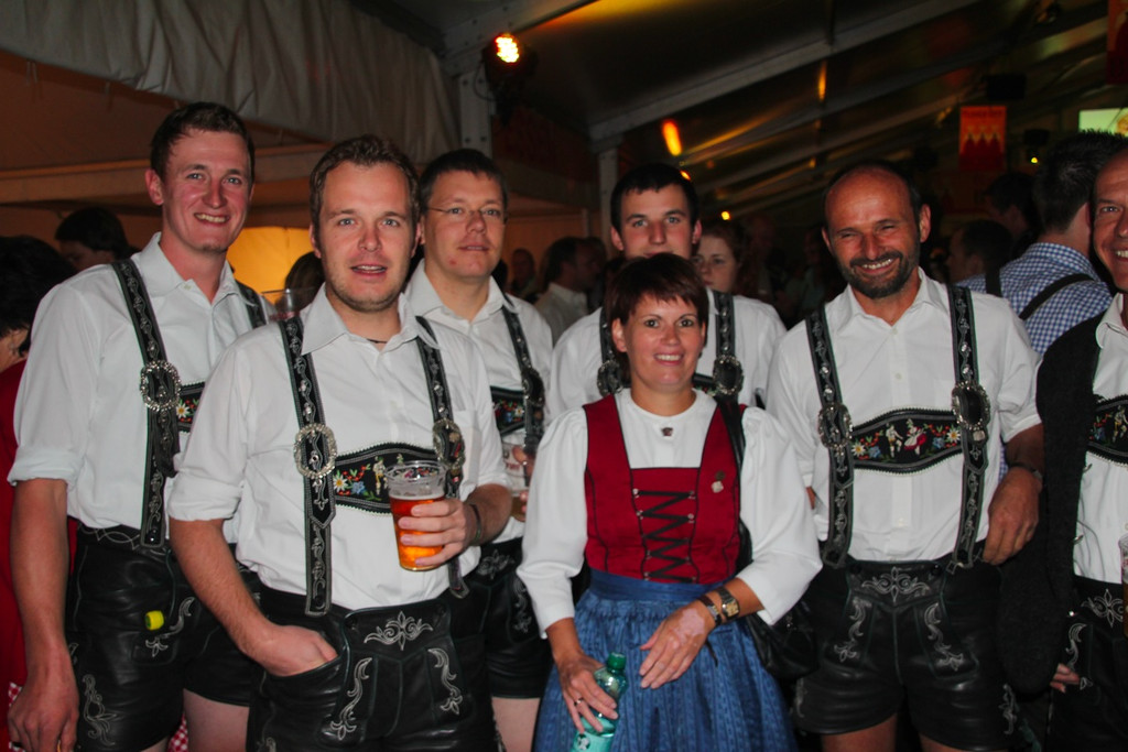 BK_3SchwesternClubbing2012 4_jpg-1347651247