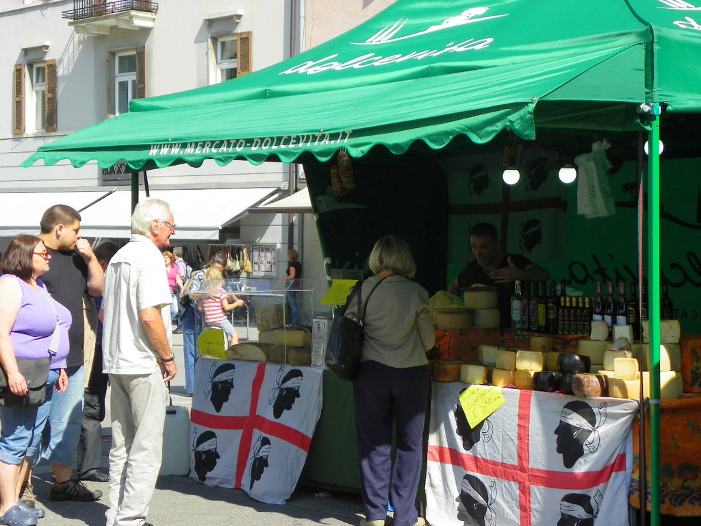 116_1039_JPG-1347738779