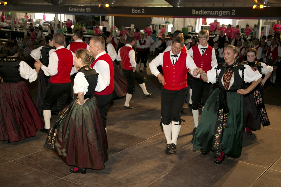 Landestrachtentag Krumbach 1098.jpg