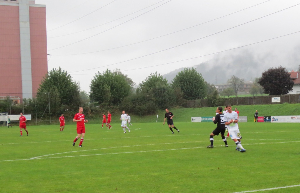 Fussball Lochau gegen Schwarzach 22-09-2012 _17__jpg-1348346933