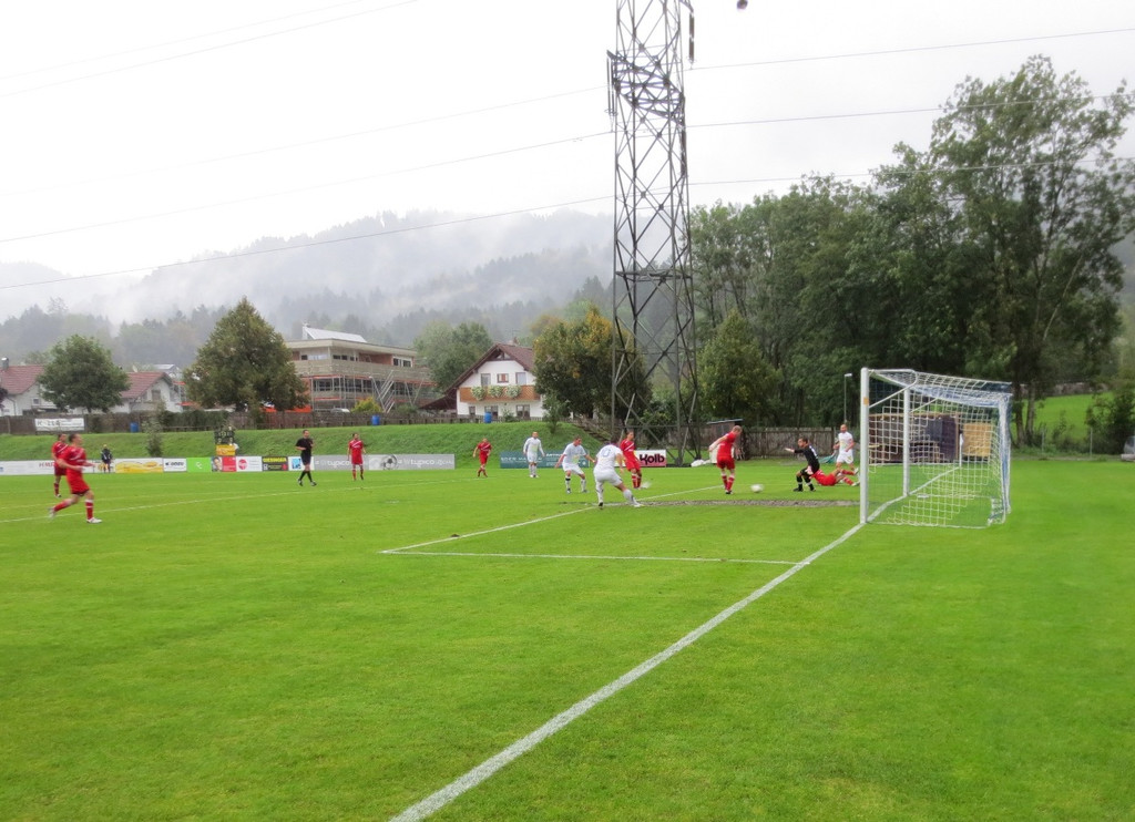 Fussball Lochau gegen Schwarzach 22-09-2012 _24__jpg-1348346955